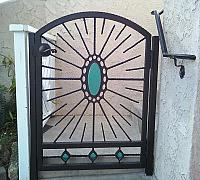 COURTYARD GATE-LEVER TYPE LATCH-TWISTED PICKETS